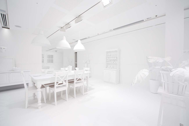 The-Obliteration-Room-Yayoi-Kusama-GoMA-mrcup-12