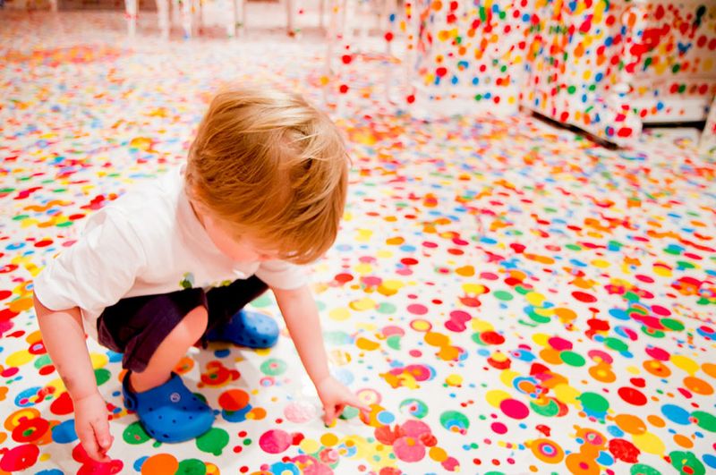 The-Obliteration-Room-Yayoi-Kusama-GoMA-mrcup-20